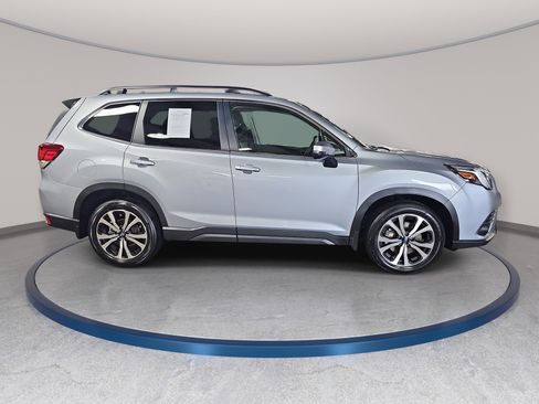 Used 2024 Subaru Forester Limited w/ Convenience Package AWD/4WD image 4
