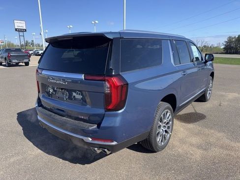 New 2026 GMC Yukon XL Denali AWD/4WD image 8