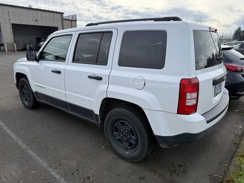 Used 2016 Jeep Patriot Sport image 4