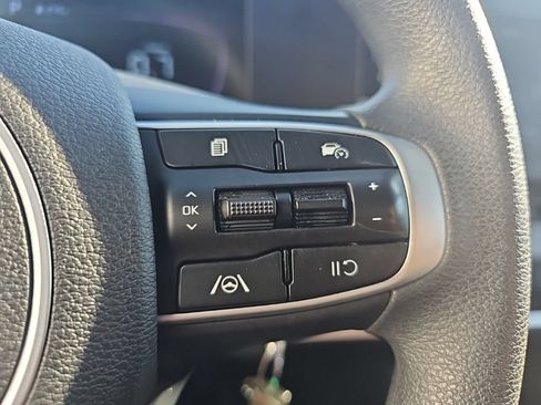 Used 2025 Kia Sportage LX FWD image 29