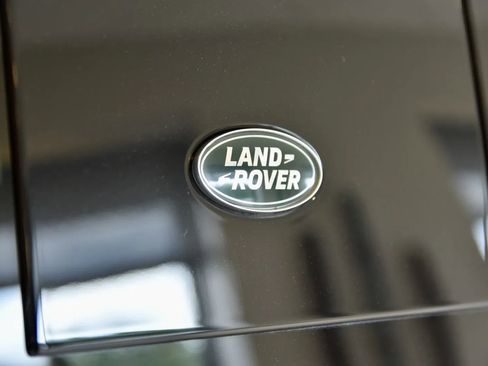 Used 2024 Land Rover Defender 110 X-Dynamic SE AWD/4WD image 11