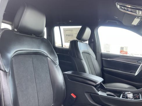 New 2026 Jeep Grand Cherokee Altitude image 27
