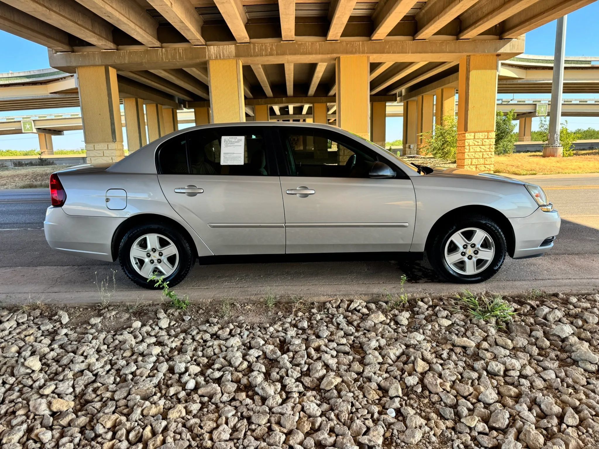 Used 2005 Chevrolet Malibu LS FWD image 2