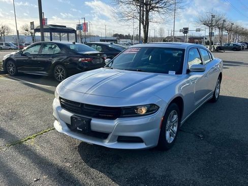 Used 2022 Dodge Charger SXT w/ Leather Interior Group image 3