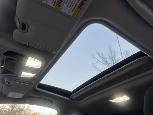 Used 2025 Subaru Crosstrek 2.0i Premium image 22