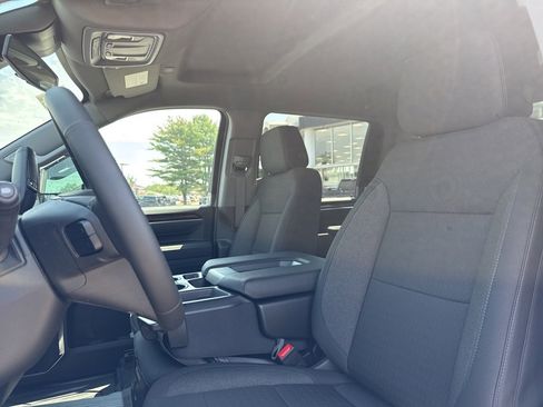 New 2025 GMC Sierra 2500 SLE w/ SLE Value Package; image 16