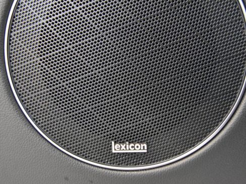 Used 2022 Genesis GV70 2.5T w/ Advanced Package image 32