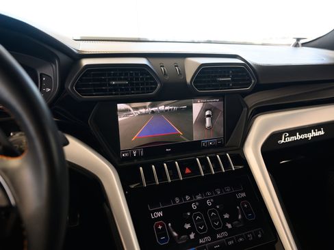 Used 2019 Lamborghini Urus image 46