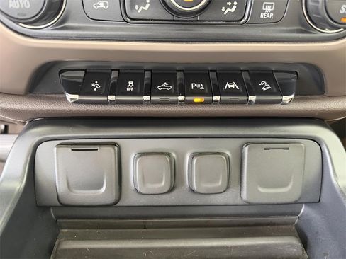 Used 2018 GMC Sierra 1500 Denali image 32