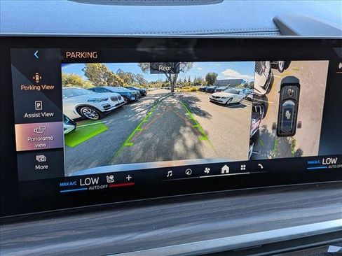 Used 2026 BMW X7 xDrive40i AWD/4WD image 12