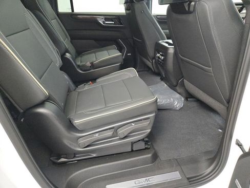 New 2026 GMC Yukon XL Elevation w/ Elevation Premium Package AWD/4WD image 10