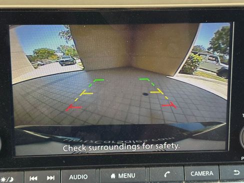 Used 2025 Nissan Rogue SV FWD image 25