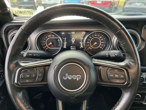 Used 2022 Jeep Wrangler Unlimited Sport image 16