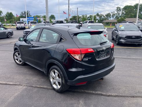 Used 2016 Honda HR-V LX image 5