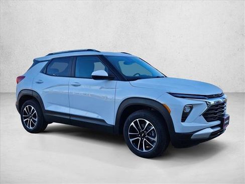 New 2026 Chevrolet TrailBlazer LT w/ Convenience Package FWD image 7