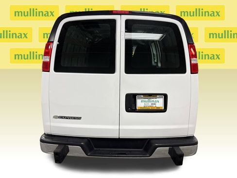Used 2024 Chevrolet Express 2500 w/ Driver Convenience Package image 17