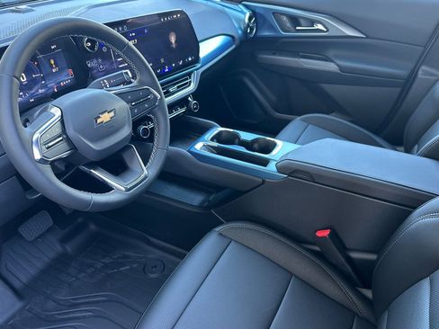 New 2026 Chevrolet Equinox EV LT image 9