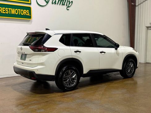 Used 2025 Nissan Rogue S AWD/4WD image 8