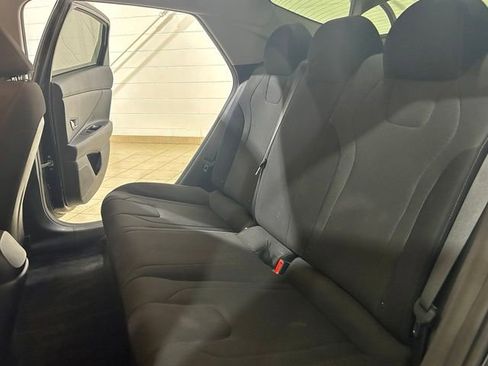 Used 2023 Hyundai Elantra SE FWD image 13
