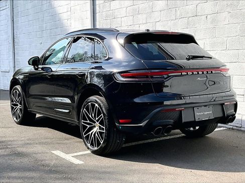 Certified 2025 Porsche Macan AWD/4WD image 3