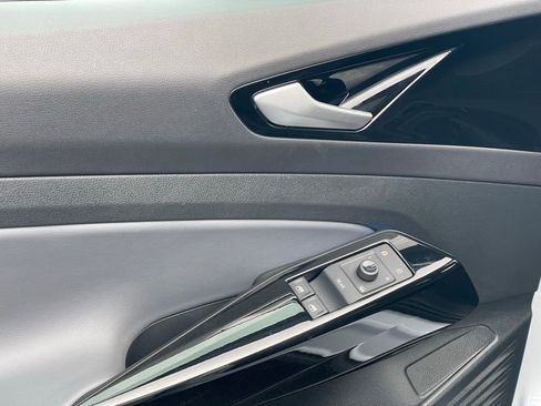 Certified 2022 Volkswagen ID.4 Pro image 13