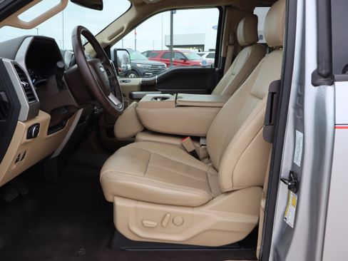 Used 2020 Ford F150 Lariat w/ Equipment Group 501A Mid image 10