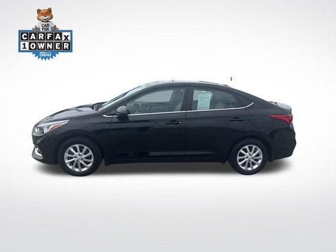 Used 2022 Hyundai Accent SEL FWD image 2