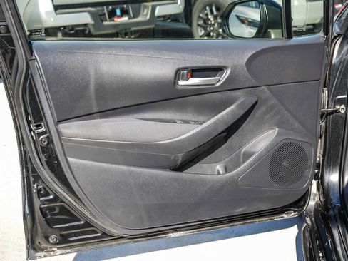 Used 2020 Toyota Corolla LE FWD image 19