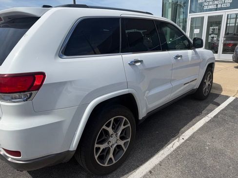 Used 2018 Jeep Grand Cherokee Limited w/ Luxury Group II AWD/4WD image 4
