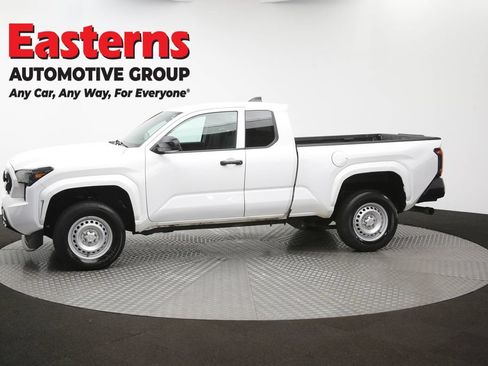 Used 2025 Toyota Tacoma 2WD Xtracab image 54