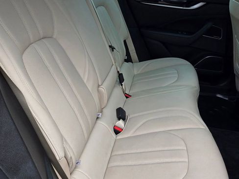 Used 2019 Maserati Levante GranSport image 48