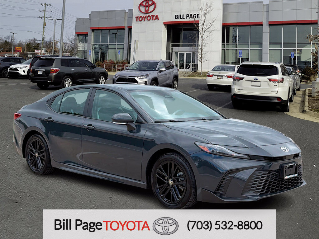 Used 2025 Toyota Camry SE w/ Convenience Package FWD image 1