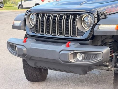 Used 2025 Jeep Wrangler Unlimited Rubicon AWD/4WD image 7