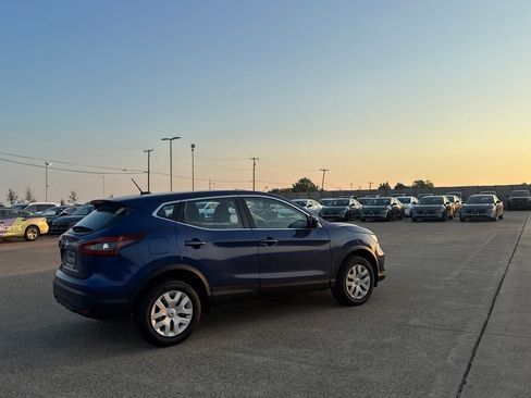 Used 2020 Nissan Rogue Sport S FWD image 28