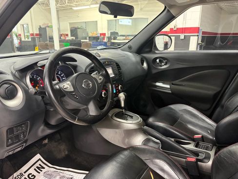Used 2011 Nissan Juke SL image 16