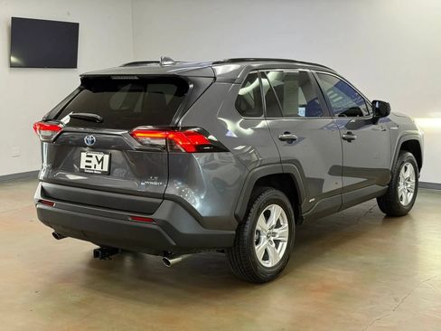 Used 2022 Toyota RAV4 LE AWD/4WD image 7