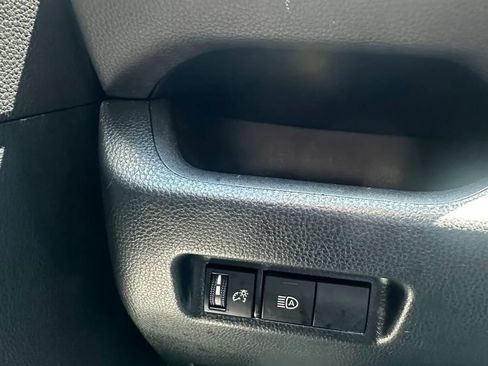 Used 2022 Toyota RAV4 LE AWD/4WD image 13