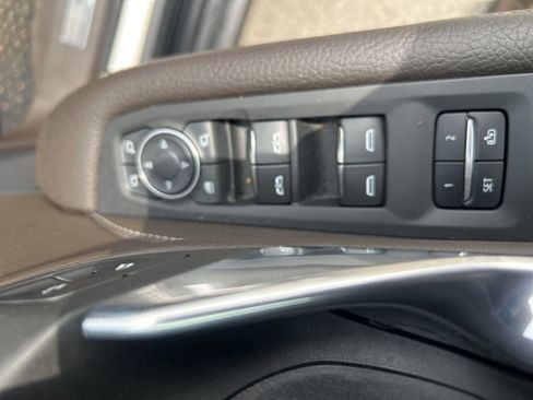 Used 2021 GMC Yukon XL Denali AWD/4WD image 16