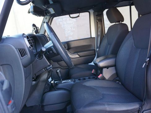 Used 2016 Jeep Wrangler Unlimited Sport AWD/4WD image 21