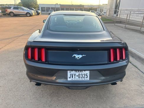 Used 2017 Ford Mustang Coupe RWD image 10