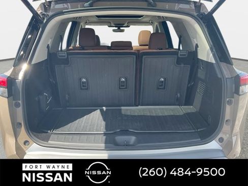 Certified 2025 Nissan Pathfinder Platinum w/ Cargo Package AWD/4WD image 37