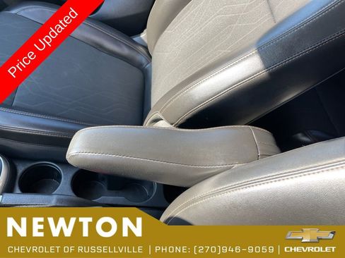 Used 2022 Chevrolet Trax LT AWD/4WD image 21