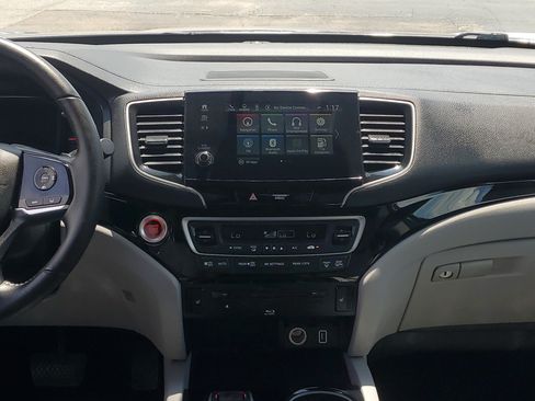 Used 2019 Honda Pilot Touring image 18
