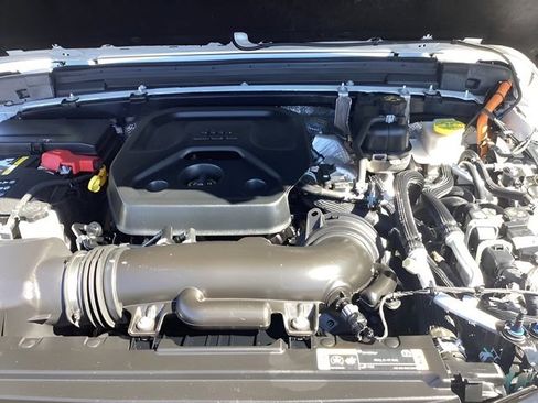 Used 2024 Jeep Wrangler Unlimited image 22