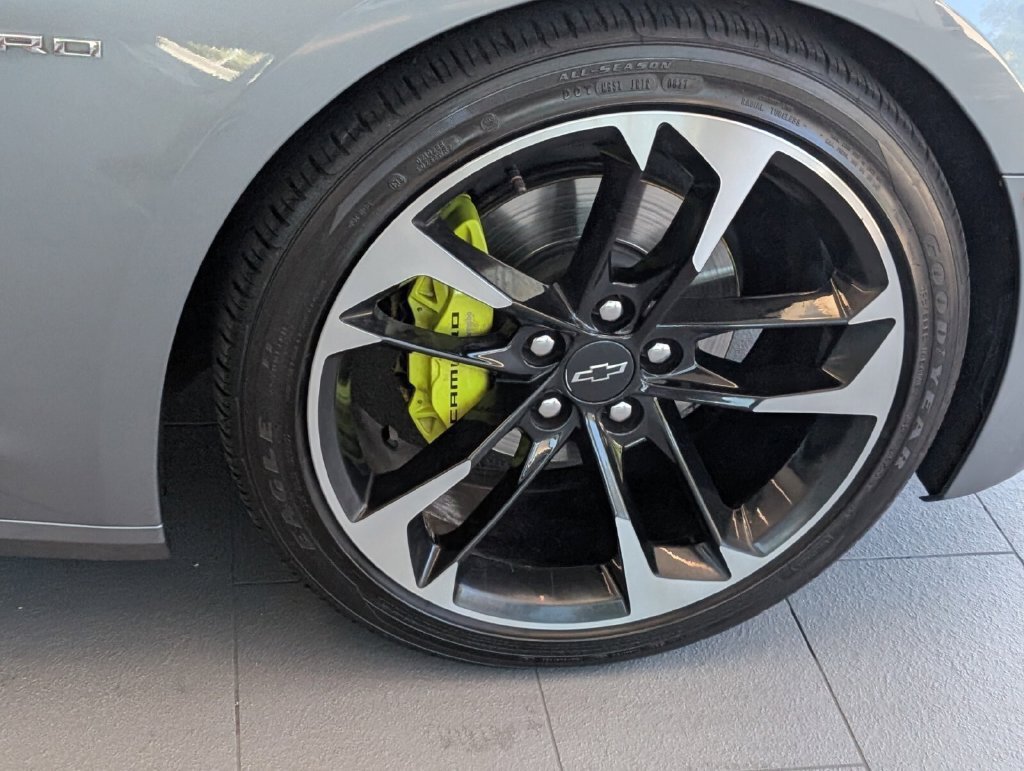 Used 2021 Chevrolet Camaro LT RWD image 15
