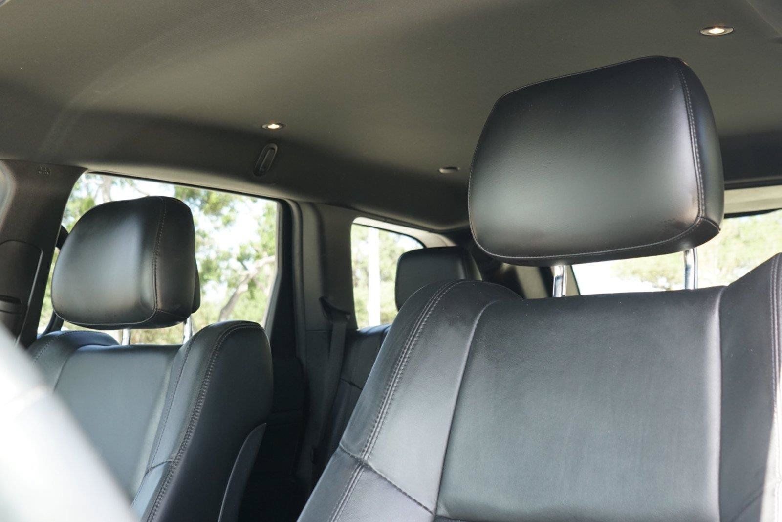 Used 2018 Jeep Grand Cherokee Altitude RWD image 11