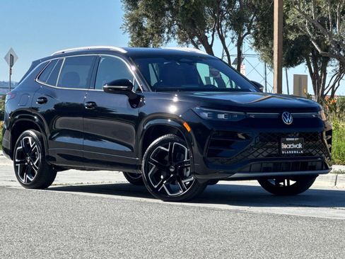 New 2026 Volkswagen Tiguan SEL R-Line image 2