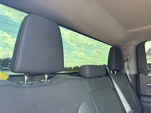 Used 2025 Chevrolet Silverado 1500 LT AWD/4WD image 40