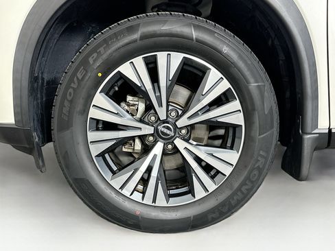 Used 2023 Nissan Rogue SV AWD/4WD image 11