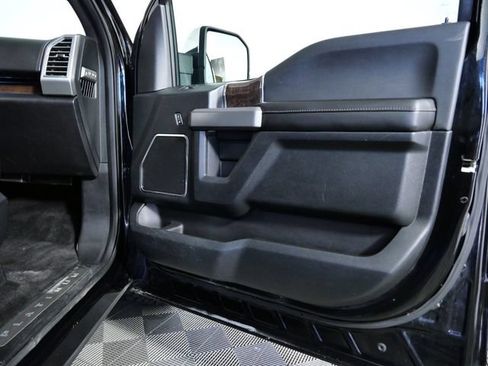 Used 2016 Ford F150 Platinum w/ Equipment Group 701A Luxury AWD/4WD image 11